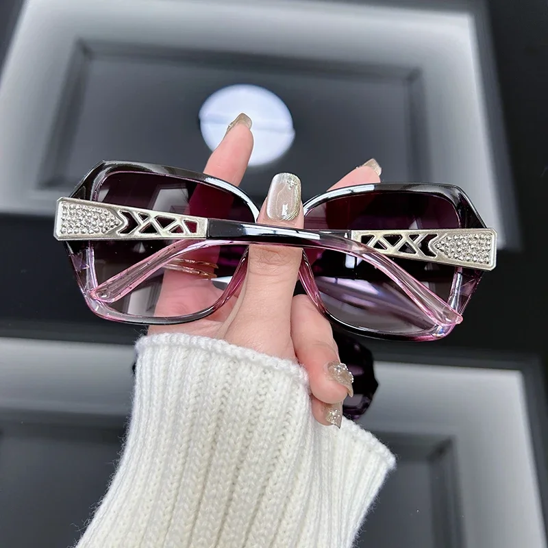 Vintage Oversized Sunglasses W - огляд і ціна Decorative Mirror